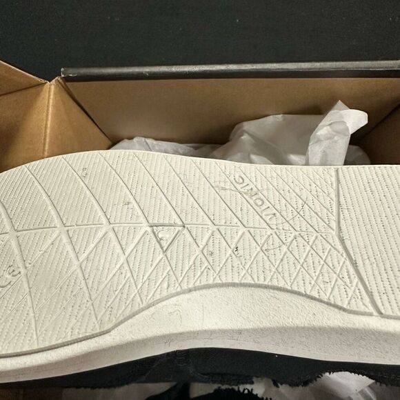 New Vionic Malibu Black Canvas Slip On Sneakers 7.5 Wide - Picture 6 of 7